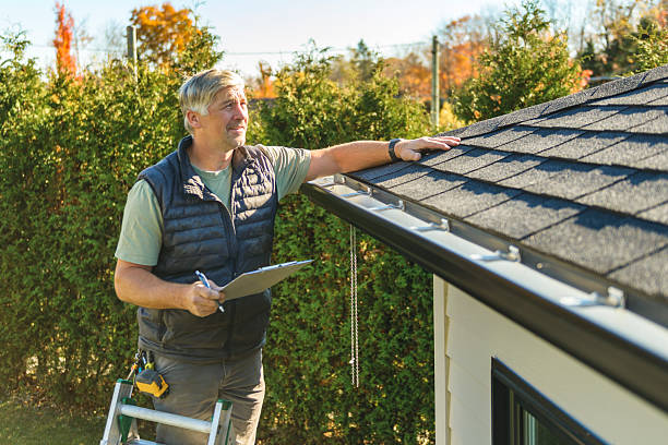 Professional Roofing technician working in Uniontown, OH
